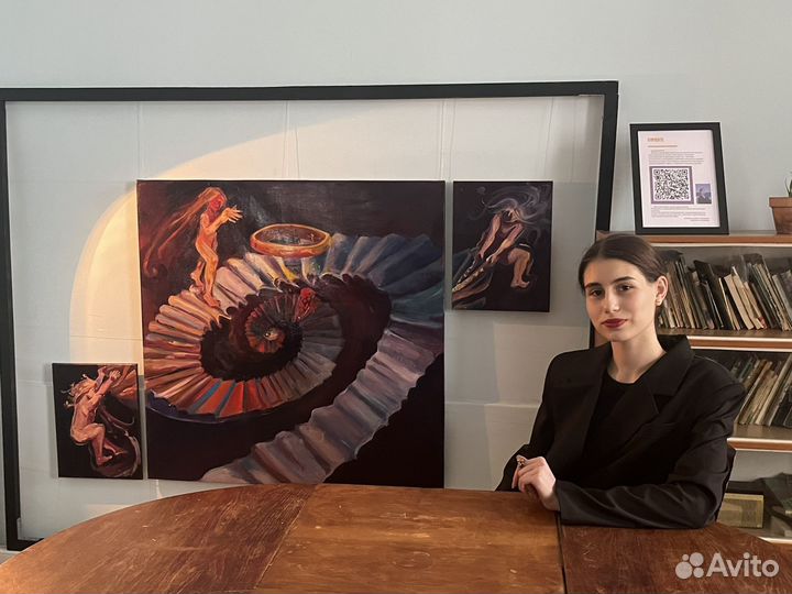 Художник диджитал и традиционно