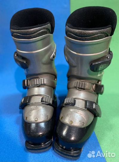 Ботинки для горных лыж