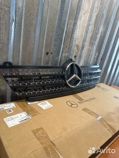 Решетка радиатора sprinter classik