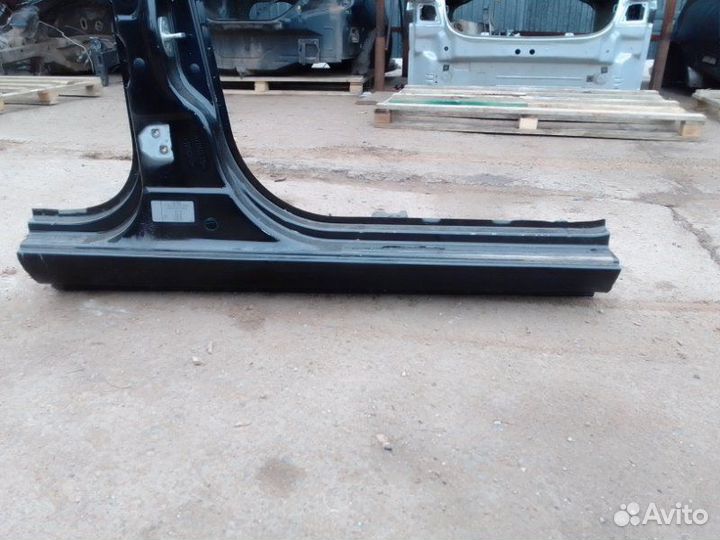 Средняя стойка правая LADA Vesta 21179 2018