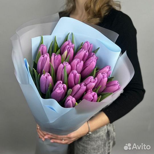 Тюльпаны пионовидные к 8 марта в розницу
