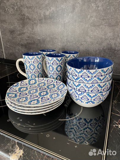 Набор столовой посуды на 4 персоны