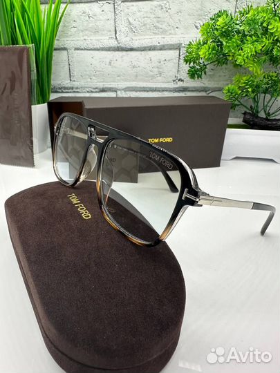 Солнцезащитные очки tom ford унисекс