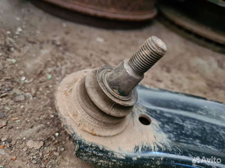 Рычаг подвески левый Hyundai solaris 2012