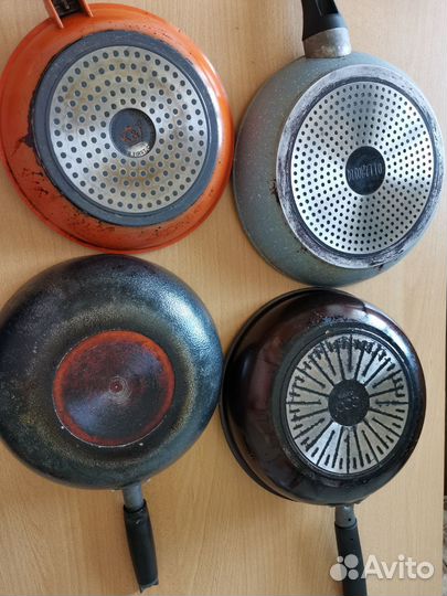 Сковородки и крышка