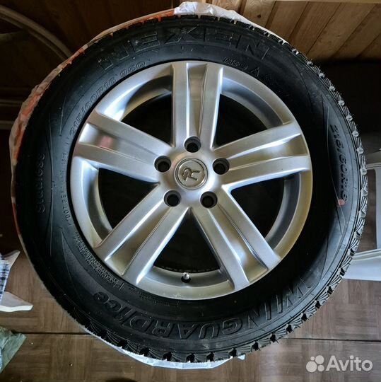 Продаю набор зимней резины на дисках