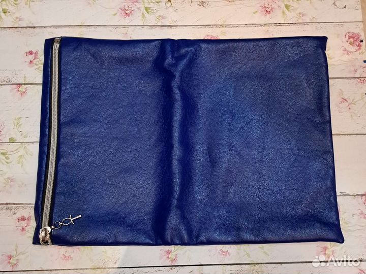 Женская сумка клатч на молнии синяя