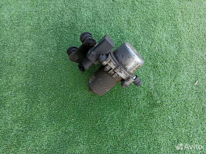 Вакуумный насос Volkswagen Jetta седан 1.6 2006