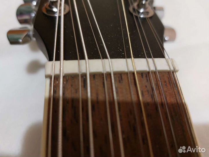 Акустическая гитара