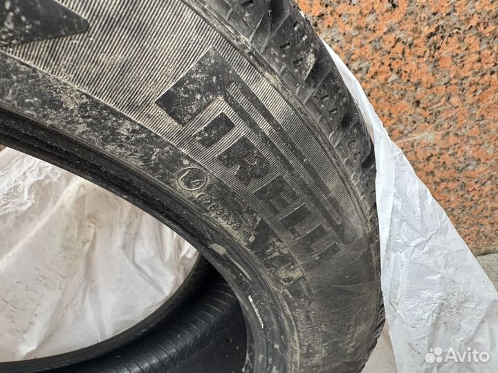 Pirelli Ice Zero 245/45 R19