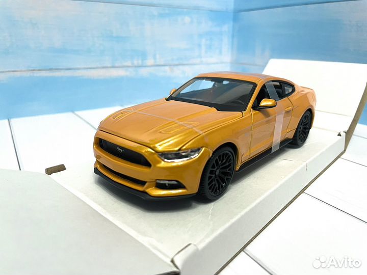 Модель автомобиля Ford Mustang GT 1:24 Maisto