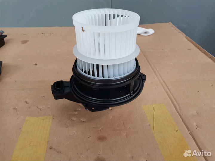 Мотор печки с крыльчаткой Kia K5