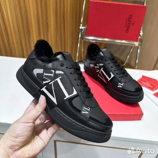Кроссовки зимние Valentino для женщин