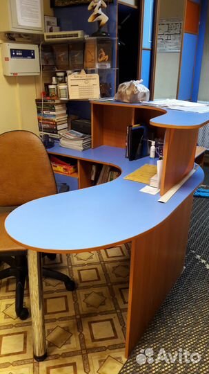 Стол письменный/стол компьютерный/ стойка ресепшн