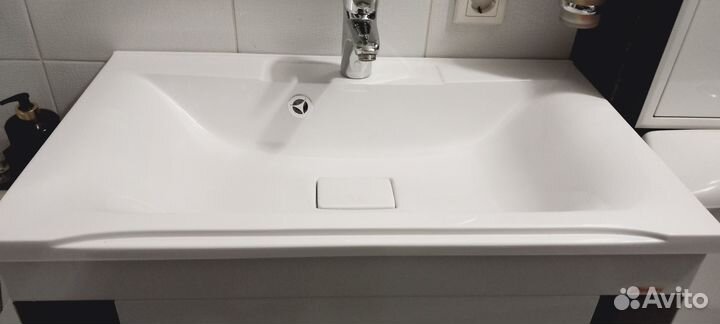 Тумба с раковиной для ванной новая