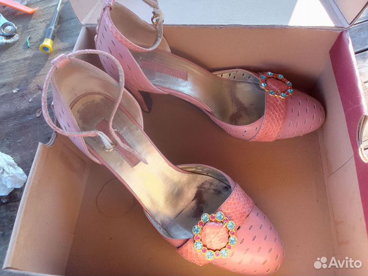 Босоножки женские