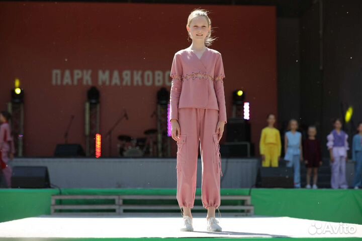 Летний костюм на девочку 134-146