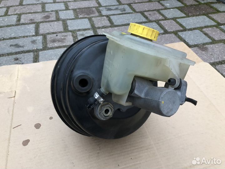 Вакуумный усилитель тормозов на Audi A6 C5 2.4