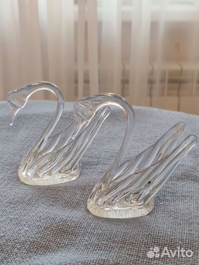 Лебеди пара