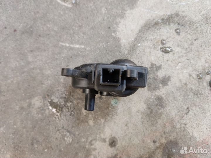 Моторчик заслонки отопителя Ford Focus 1 2.0 zetec