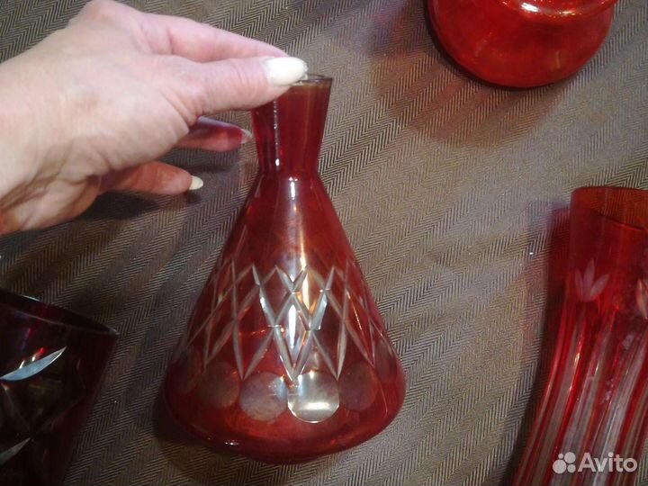 Вазы из Красного хрусталя