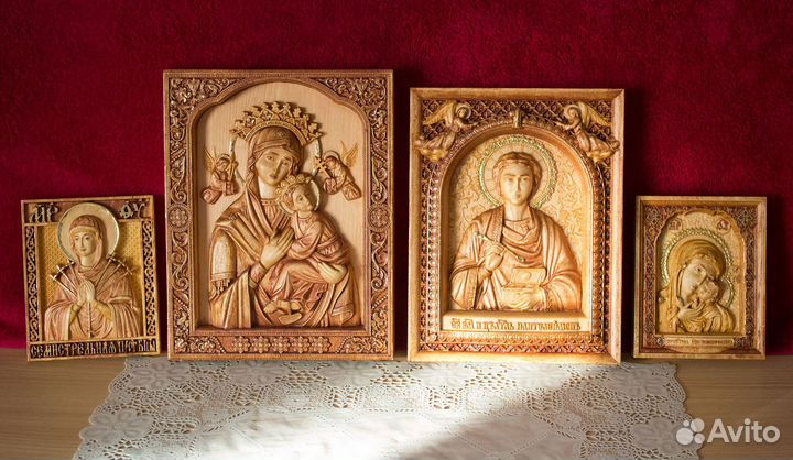 Резная деревянная икона Богоматерь с младенцем