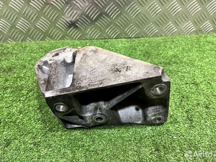 Кронштейн двигателя правый бмв Х5Е70 М57