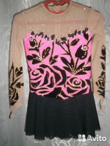 Платье для выступлений по фигурному катанию