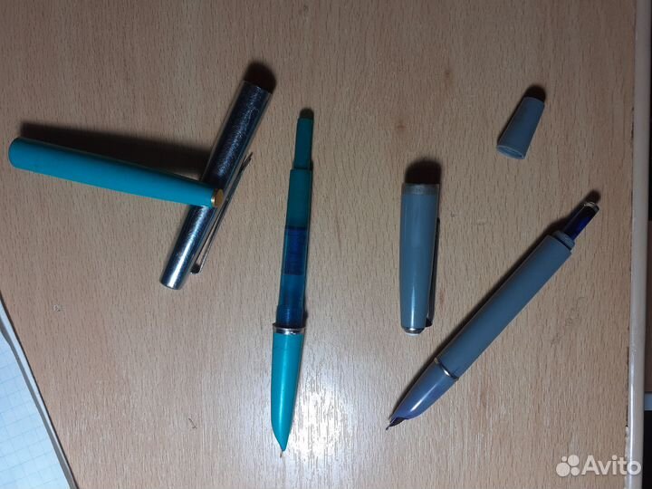 Чернильницы,перья,ручки