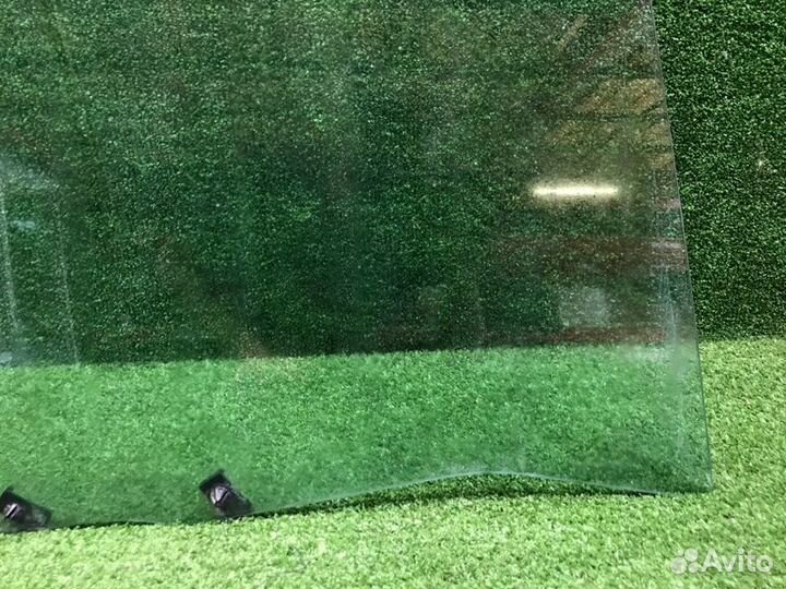 Стекло двери переднее правое Peugeot 308 хэтчбек