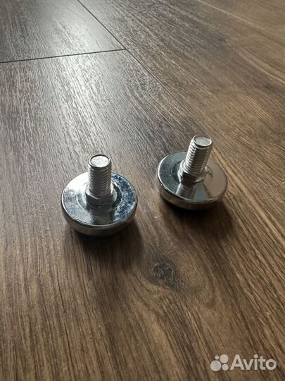 Ножка с резьбой