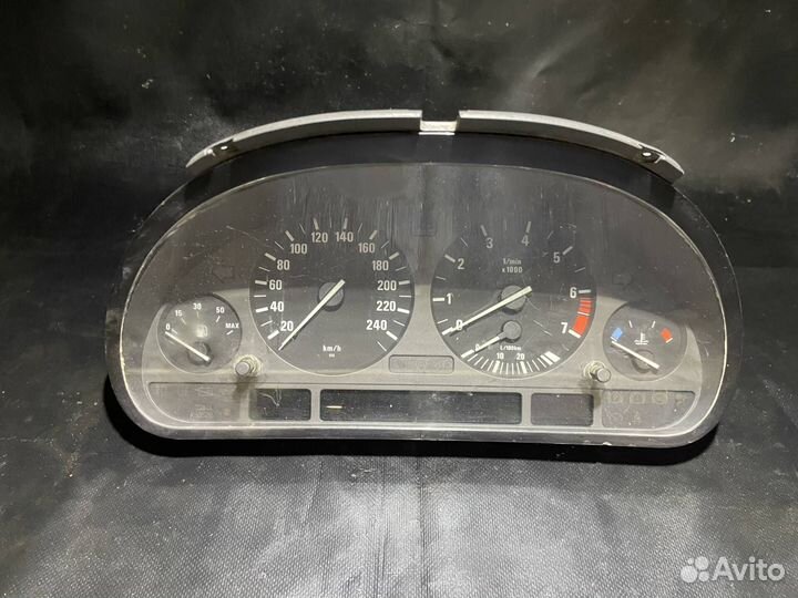 Щиток приборов BMW 7 E38
