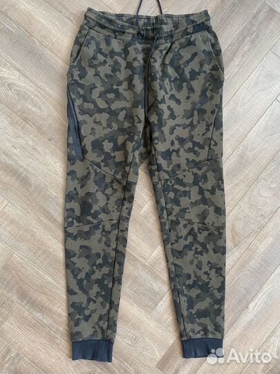 Спортивные штаны Nike Tech Fleece Camo