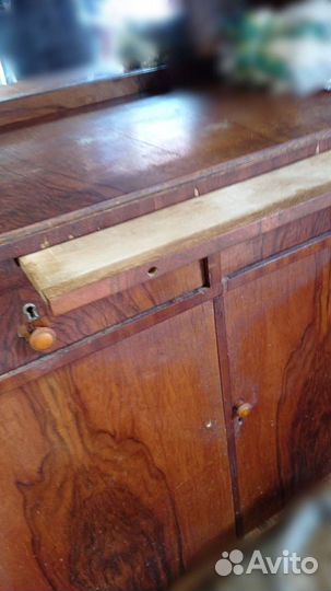 Антикварный буфет