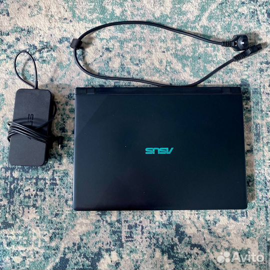 Ноутбук Asus Core i5-8250 + GTX 1050 + 8Gb