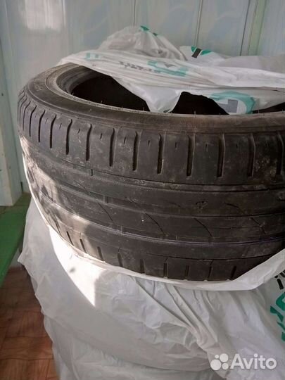 Nokian Tyres Hakka Black SUV 265/45 R21 104