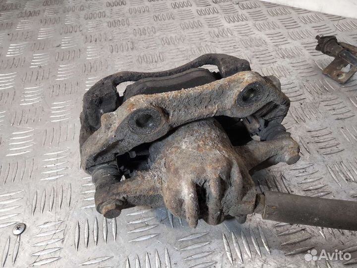 Суппорт передний левый Citroen C4