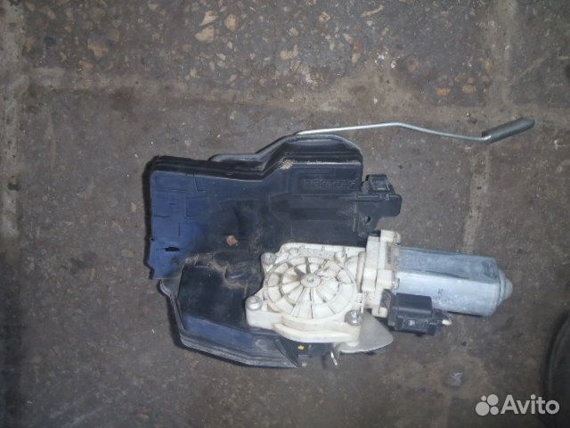 Замок двери передней правой 7-серия E65/E66