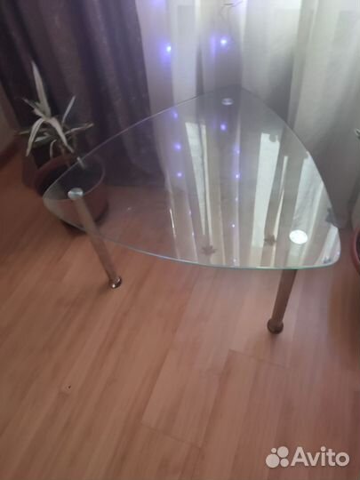Журнальный столик стеклянный