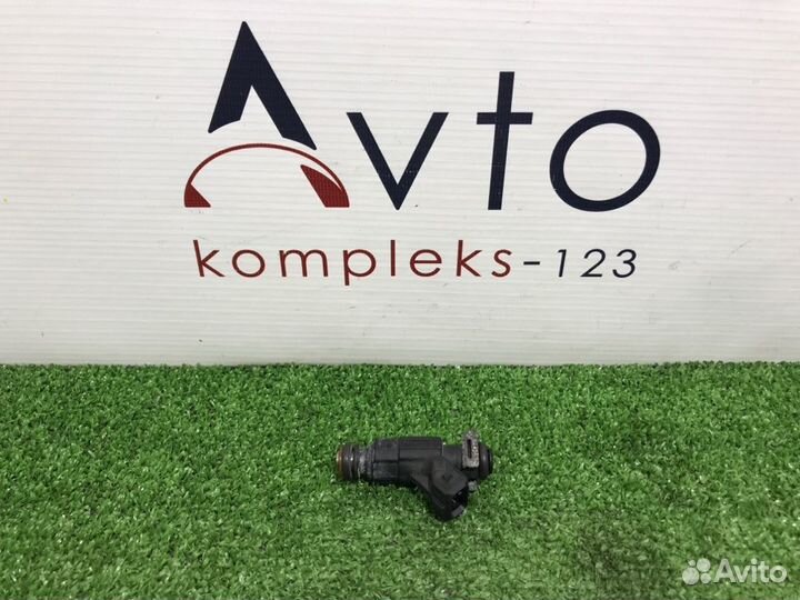 Форсунка инжекторная Audi Tt 8N AUQ 2004