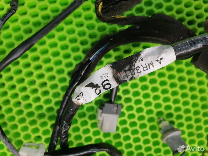 Проводка крышки багажника Митсубиси Шариот 3