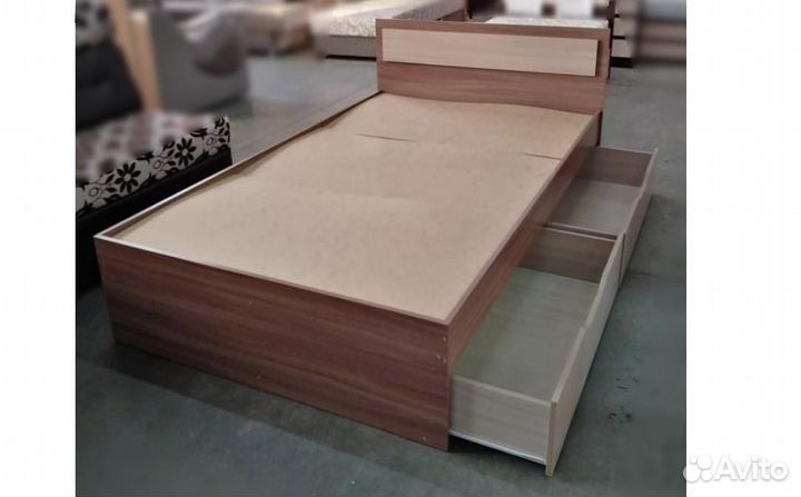 Кровать с ящиками