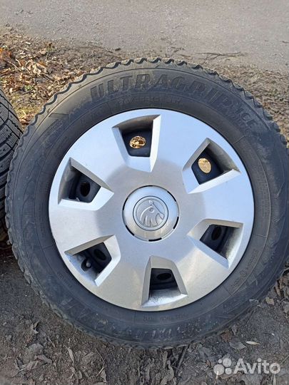 Goodyear UltraGrip 195/65 R15 L