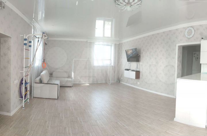 Дом 179 м² на участке 7 сот.