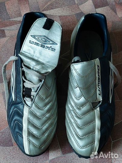 Футбольные шиповки