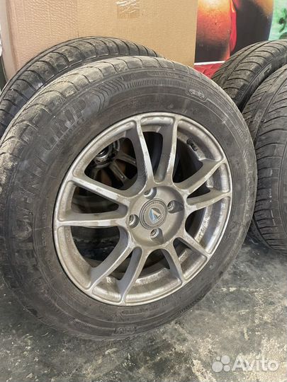 Goodyear EfficientGrip 185/65 R15