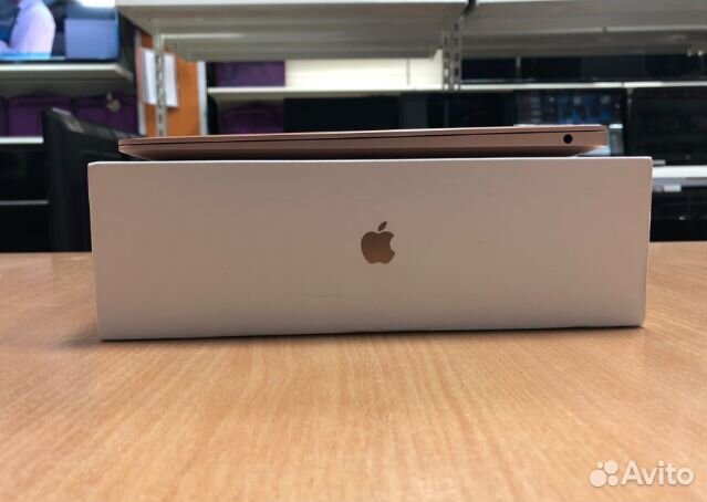 MacBooK Air Retina 13 2020/i3/8gb/Intel HD/256GB S