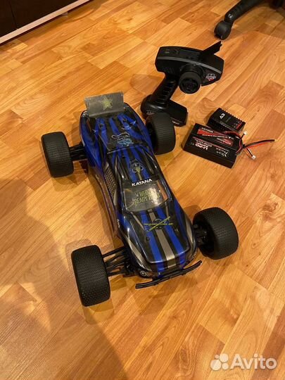 Радиоуправляемая машина himoto katana