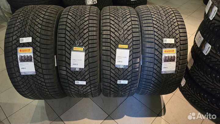 Pirelli Scorpion Winter 2 315/35 R22 и 275/40 R22