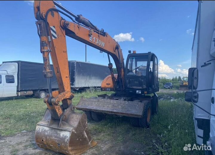 Аренда полноповоротного экскаватора